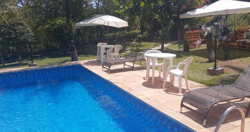 chácara a venda 3 quartos, 2.700m&#178; porteira fechada, R$ 550.000