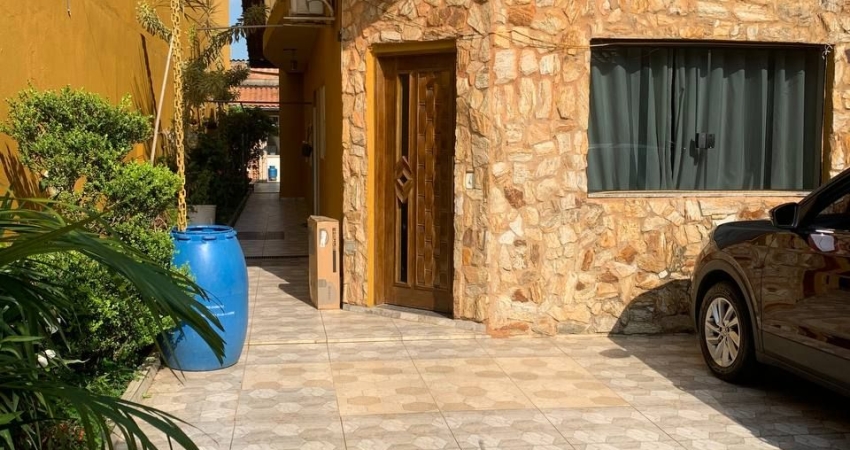 Linda Casa Térrea  à Venda em Itaquaquecetuba