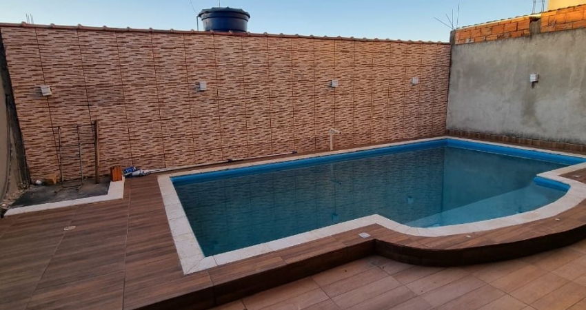 Oportunidade Única em Itaqua! Casa dos Sonhos à Venda!