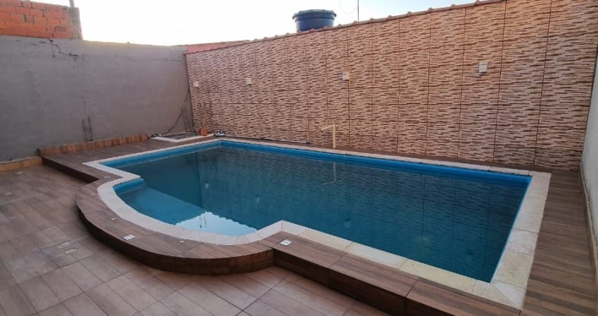 Excelente casa para alugar em Itaquaquecetuba, com 2 dormitórios e piscina!