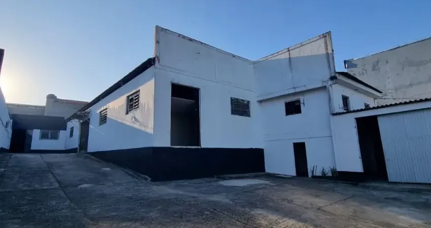 Galpão de 1.100m² Para Locação em Itaqua! Galpão com Doca, Escritório e Área Fabril de 500m²