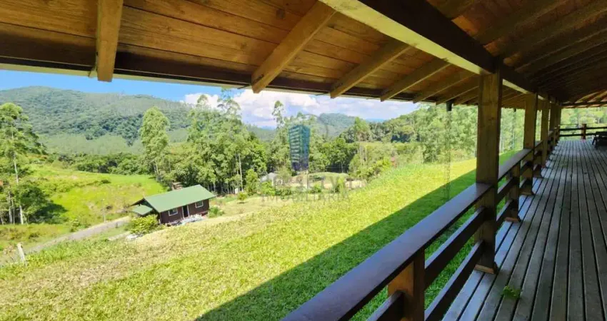 Chácara de 10 Hectares para Lazer e Eventos - Infraestrutura Completa!