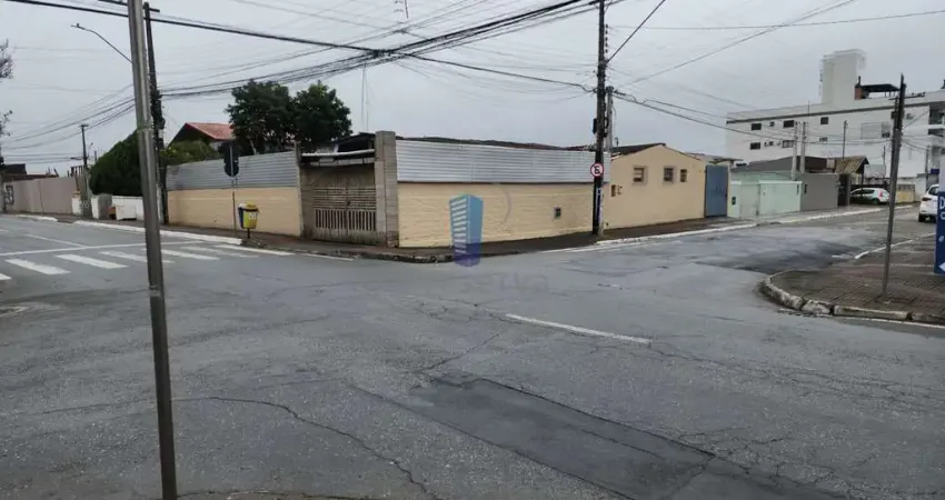Terreno de esquina em local privilegiado no bairro São Vicente