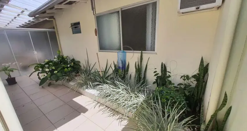 Sala comercial em rua tranquila
