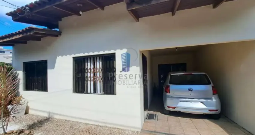 Excelente casa averbada com 2 dormitórios