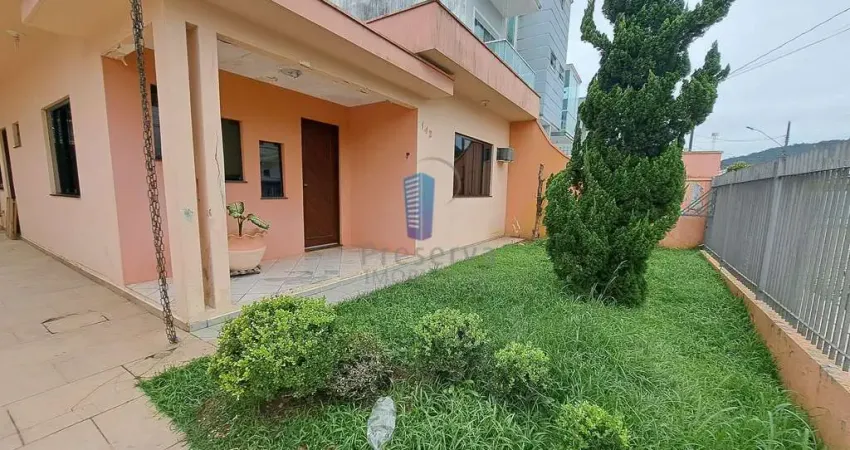 Casa à venda no bairro Dom Bosco - Itajaí/SC