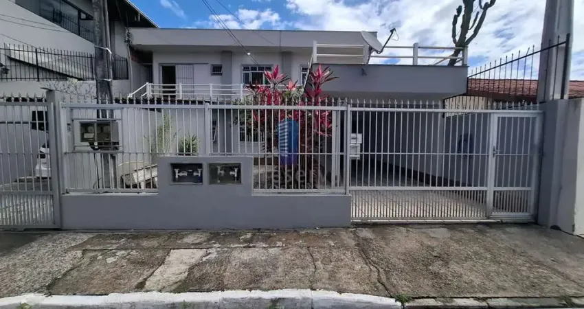 Casa à venda no bairro Barra do Rio - Itajaí/SC