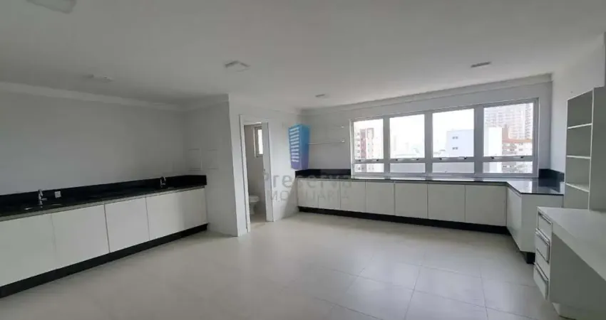 Sala Comercial no Centro de Itajaí - Oportunidade Única!