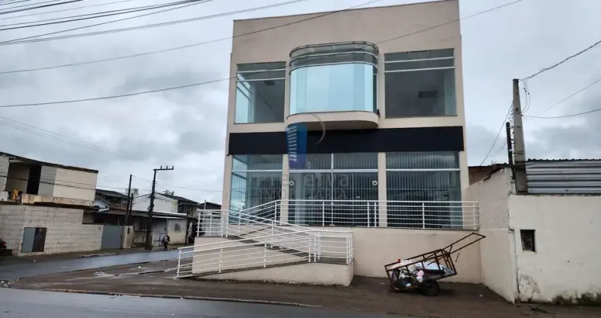 Prédio comercial com dois pavimentos e depósito no subsolo – bairro cordeiros
