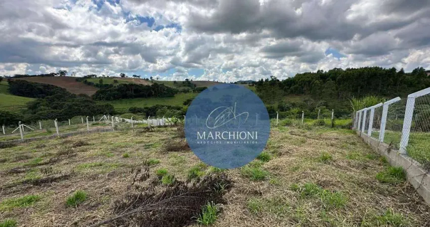Terreno com 1000², todo fechado em alambrado a venda no Manacás!