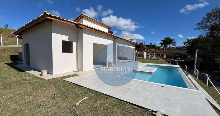 3 suítes e piscina de borda infinita!