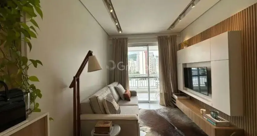 Imóvel para venda possui 68 metros quadrados com 2 quartos em Centro - Florianópolis - SC