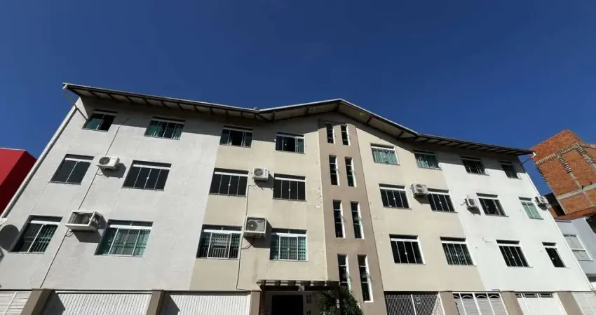 Apartamento com 4 quartos para alugar no Garcia, Blumenau 