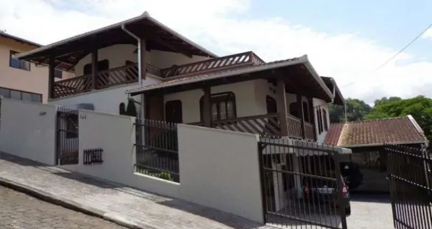 Casa com 6 quartos à venda em Água Verde, Blumenau 