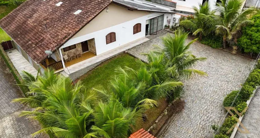 Casa com 4 quartos à venda em Água Verde, Blumenau 