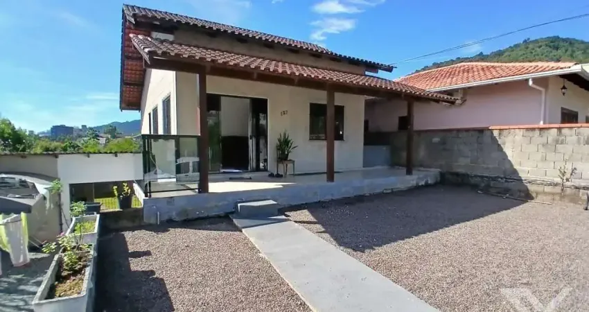 Casa com 5 quartos à venda no Velha Central, Blumenau 
