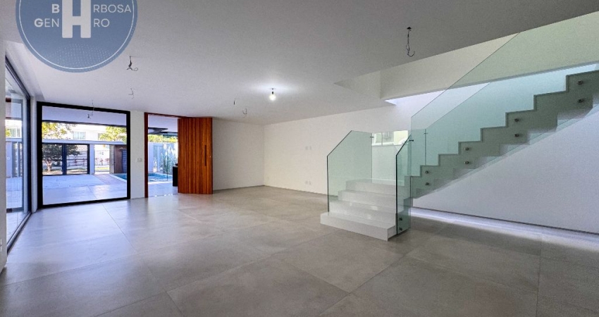 Lindo Triplex com 453m², 5 suítes, no Rio Mar, Barra da TIjuca