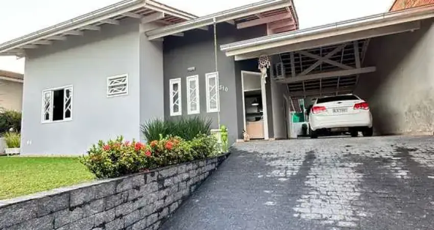 Casa com 3 quartos e uma bela área de lazer para aproveitar com sua família!!