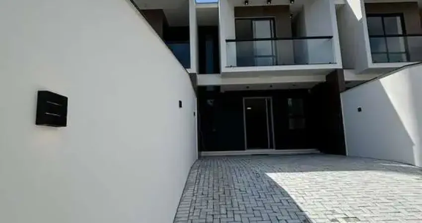 SOBRADO GEMINADO DE ALTO PADRÃO DO LADINHO DO CENTRO!