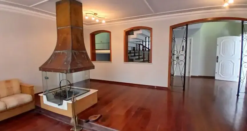 Casa Alto Padrão no Jardim França – 438m² | 5 Vagas | 5 Suítes | Elevador