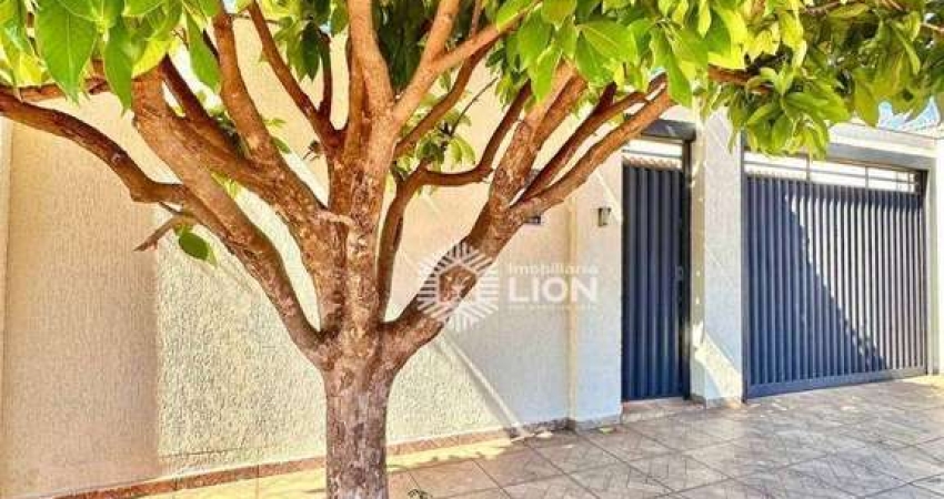 Casa com 3 dormitórios para alugar, 105 m² por R$ 2.600,00/mês - Residencial Veneza - Rio Verde/GO