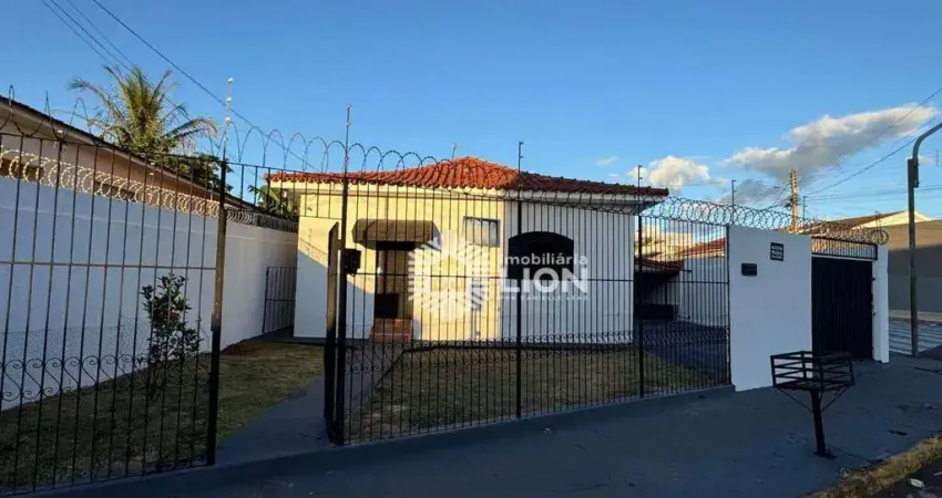 Casa com 3 dormitórios para alugar, 1 m² por R$ 2.500,00/mês - Setor Central - Rio Verde/GO
