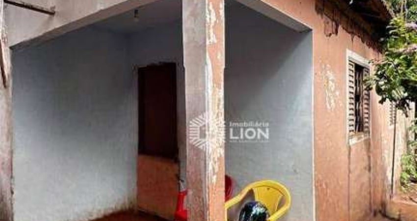 Casa com 2 dormitórios à venda, 250 m² por R$ 250.000 - Jardim Adriana - Rio Verde/GO