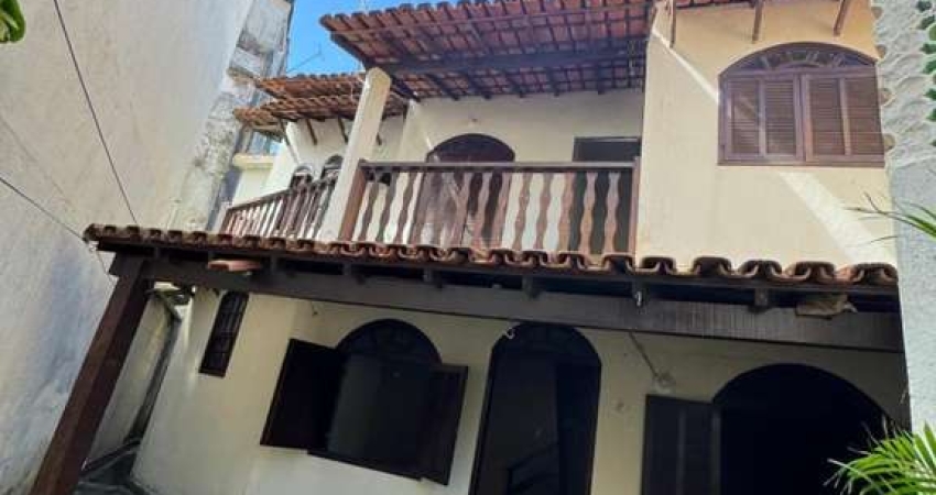 Casas de Vila para Venda em São Pedro da Aldeia, Centro, 3 dormitórios, 1 suíte, 1 banheiro
