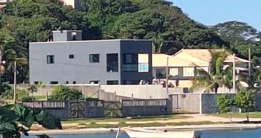 Casa para Venda em São Pedro da Aldeia, Baixo Grande, 3 dormitórios, 1 suíte, 2 banheiros, 10 vagas