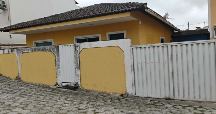 Casa em Condomínio para Venda em São Pedro da Aldeia, Fluminense, 3 dormitórios, 1 suíte, 1 banheiro, 1 vaga