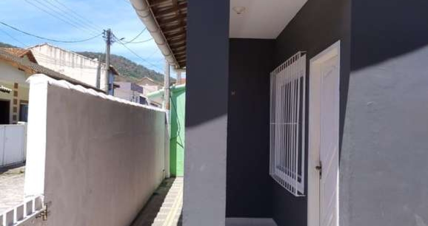 Casa em Condomínio para Venda em São Pedro da Aldeia, Fluminense, 2 dormitórios, 1 suíte, 2 banheiros, 1 vaga