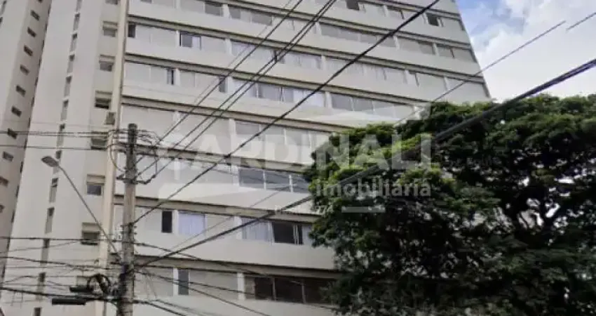 Apartamento Reformado à Venda Próximo ao Cambuí e Bosque, 2 Dormitórios, 1 Vaga Coberta