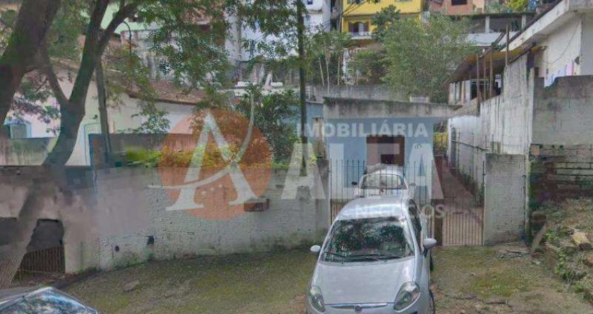 Casa com entrada compartilhada - 1 Dormitório - Jardim Adelina - Cotia/SP