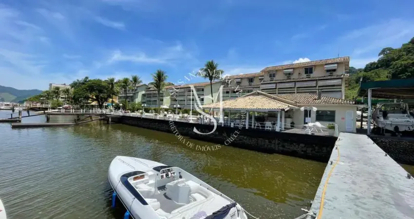Apartamento à venda em condomínio com vaga para embarcação até 30 pés