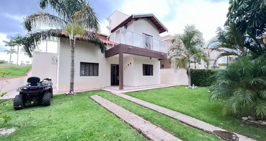 Grande Oportunidade! São 4 dormitórios, piscina aquecida, energia solar próximo ao clube R$ 580mil