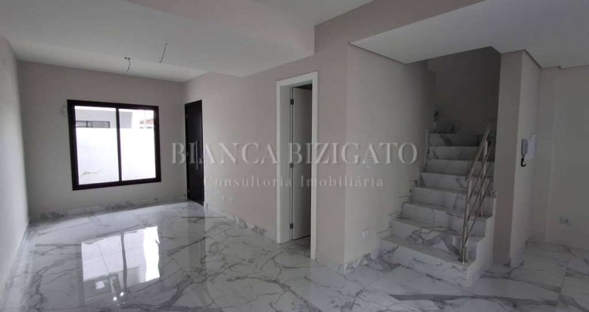 Sobrado Pronto para Morar, com Terraço, Localização Privilegiada do Xaxim!