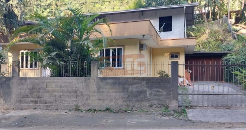 Casa com 4 quartos à venda na Rua Marmeleiro, Rio Pequeno, Camboriú