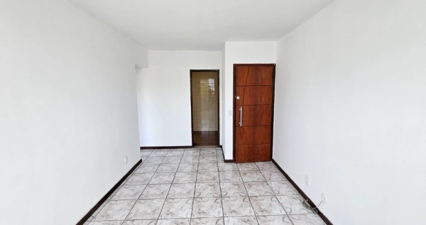 Apartamento no Rocha com 2 quartos e garagem no Condomínio Residencial Letícia Xavier