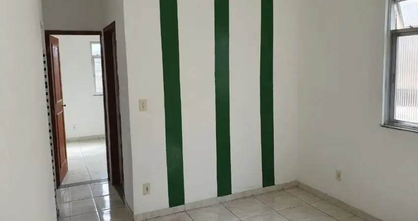 Casa / Sobrado no Porto Novo com 2 quartos e garagem  em frente à distribuidora de gás