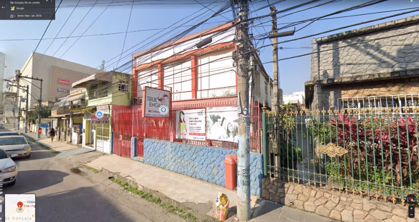 Casa duplex no Centro para fins comerciais na rua do Partage Shopping