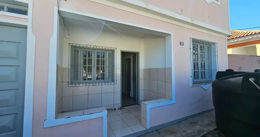 Casa na Parada 40 com 2 quartos, varanda e quintal perto do Bar Rota 40