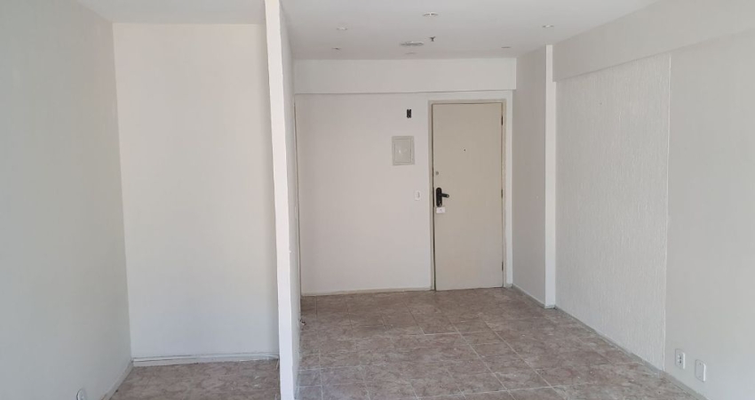 Sala comercial com 1 sala para alugar na Rua Yolanda Saad Abuzaid, 150, Alcântara, São Gonçalo