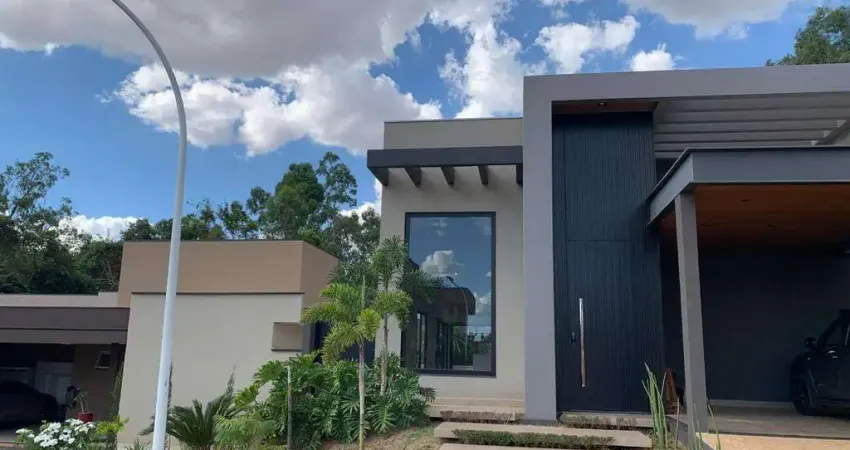 Linda casa no residencial Spazio Verde Comendador, 3 suítes, piscina