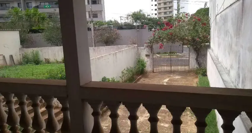 Casa residencial/comercial, próximo Av. N. Sra  de Fátima.
