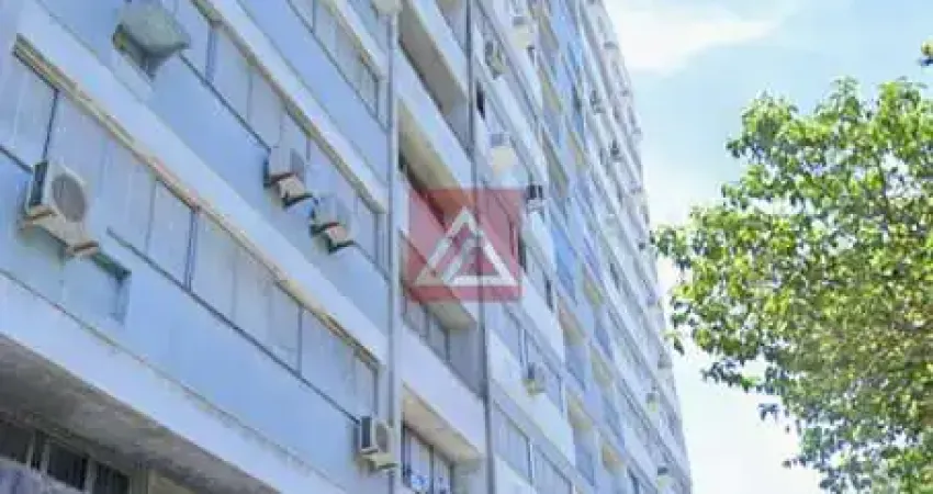 APARTAMENTO NO CENTRO DE FLORIANÓPOLIS PRONTO PARA MORAR