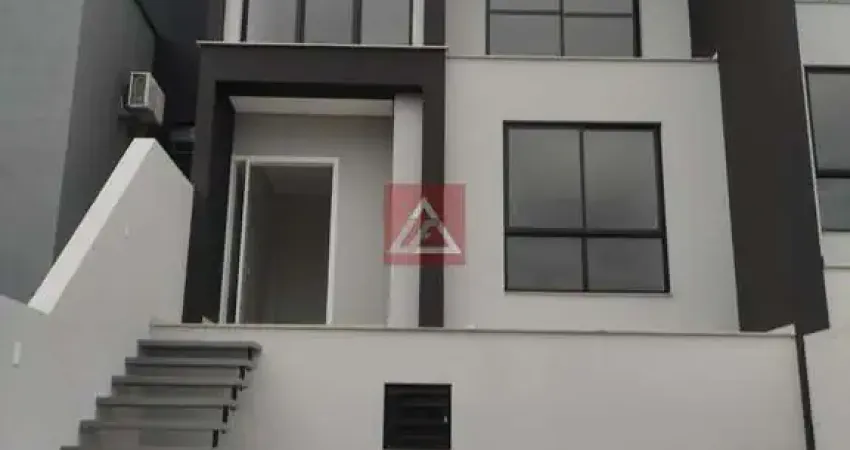 CASA DE TRÊS QUARTOS COM 115m² EM GOVERNADOR CELSO RAMOS