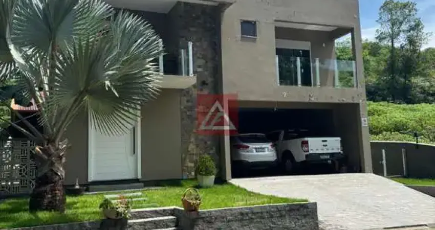 CASA DE TRÊS QUARTOS COM 450m² NO ROÇADO EM SÃO JOSÉ