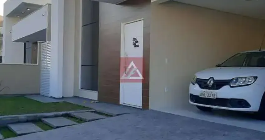 CASA DE 360m² COM TRÊS QUARTOS NA PEDRA BRANCA PLAHOÇA