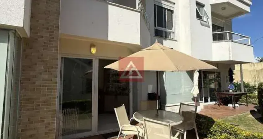 CASA MOBILIADA COM TRÊS SUÍTES E 200m DA PRAIA DE JURERÊ