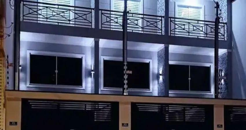 **sobrado parque vitória** 3 dormts sendo uma suíte com sacada, 2 vagas de garagem e área gourmet com churrasqueira a partir de